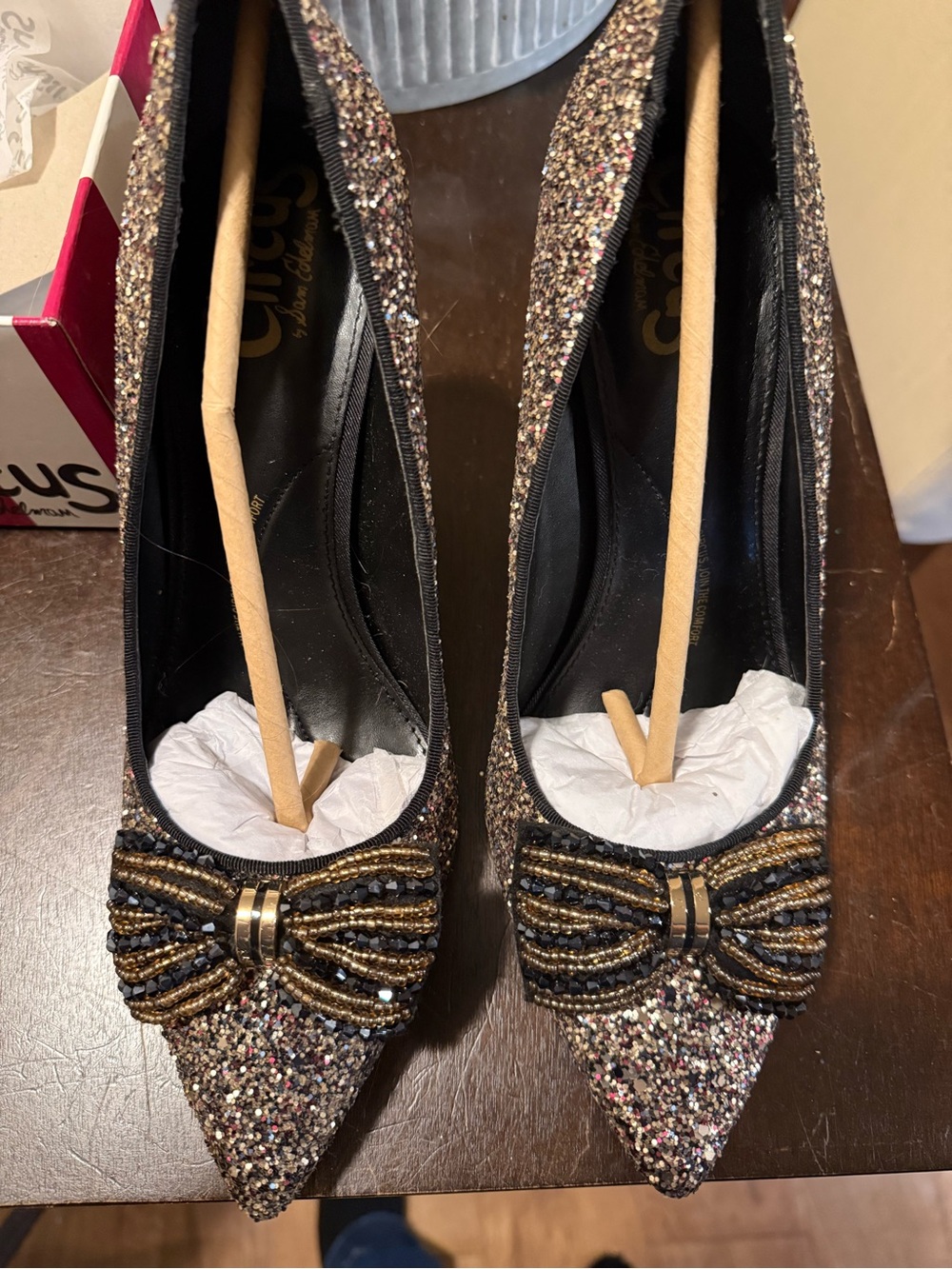 Sam Edelman Glitter Pointed-Toe Bow heals - Black Multicolor